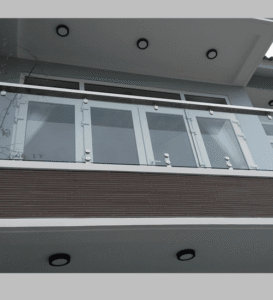 Lan Can Kính Ban Công Trụ Lùn Rỗng Bằng Inox 304