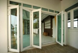 mẫu cửa đi 4 cánh mở trượt cửa nhựa lõi thép